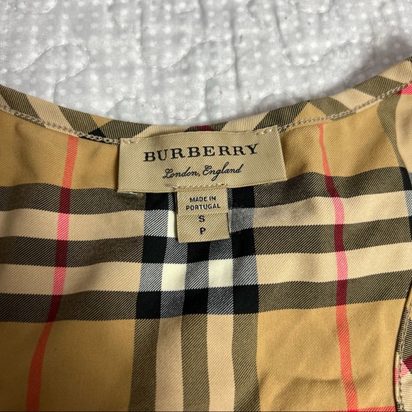 Authentic Burberry sports bra - Picture 2 of 4